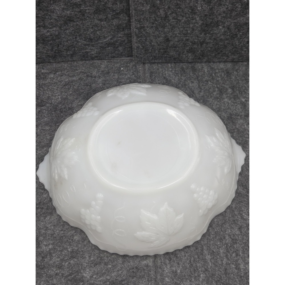 Vintage Anchor Hocking Milk Glass Grape and Leaves Bowl - Picture 7 of 7